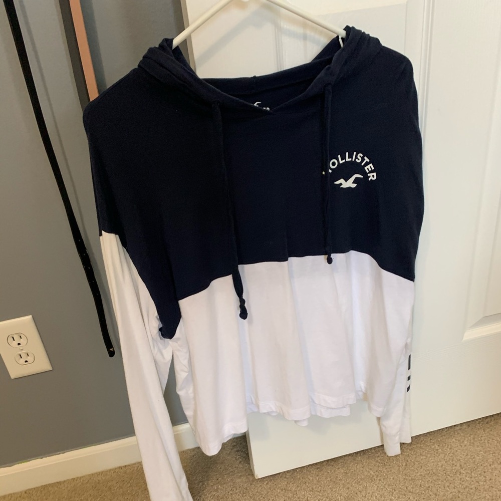 Hollister Hooded Long Sleeve - Medium